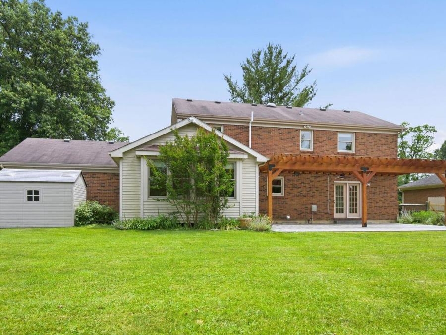 9499 Benchmark Lane, Blue Ash, OH 45242 Photo 5
