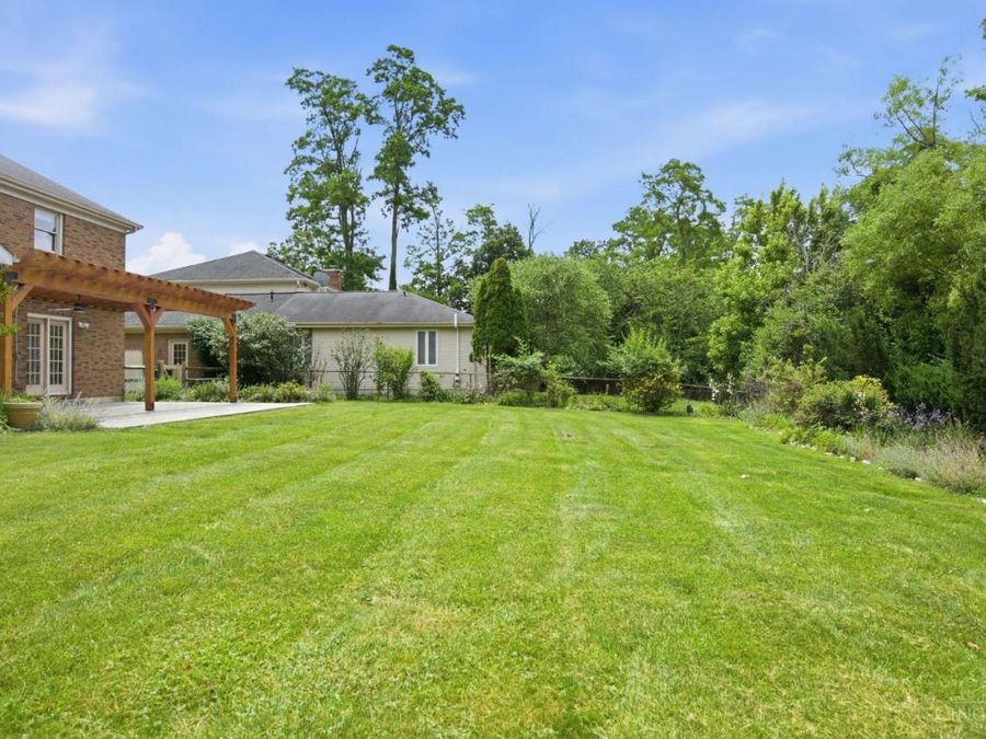 9499 Benchmark Lane, Blue Ash, OH 45242 Photo 6
