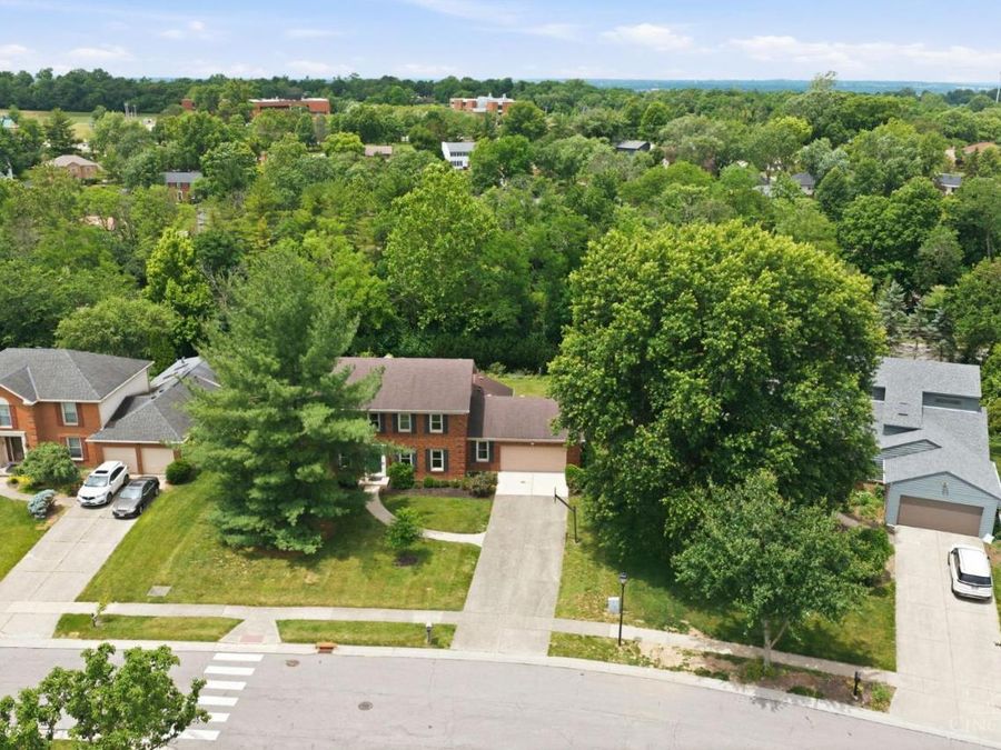 9499 Benchmark Lane, Blue Ash, OH 45242 Photo 71