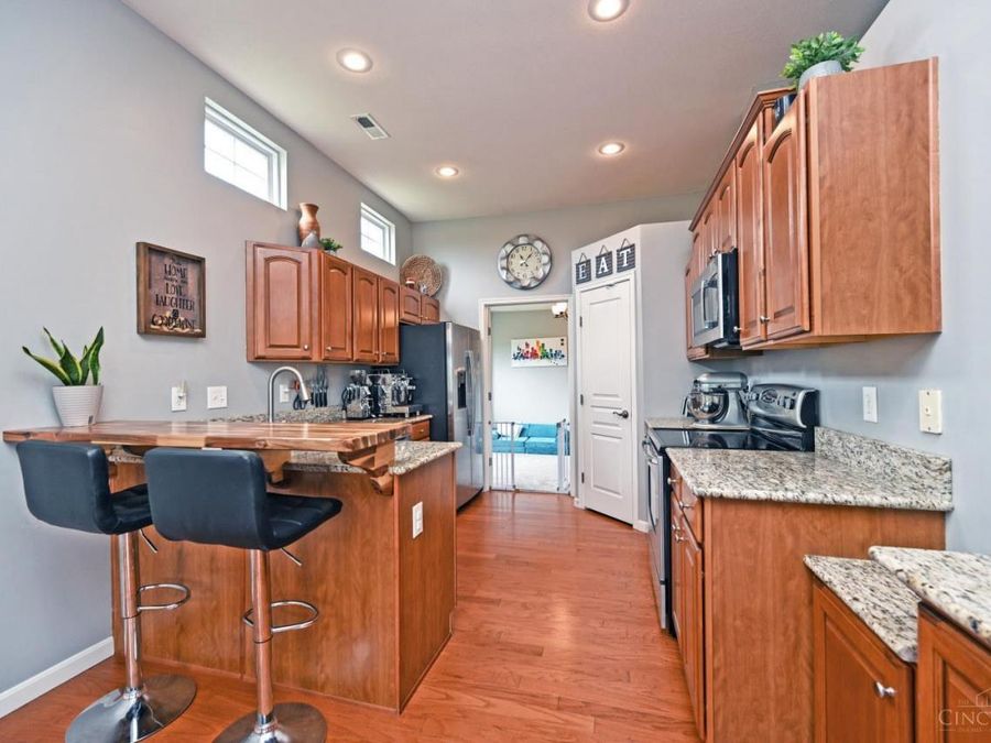 7302 Bridge Point Drive, Cincinnati, OH 45248 Photo 11