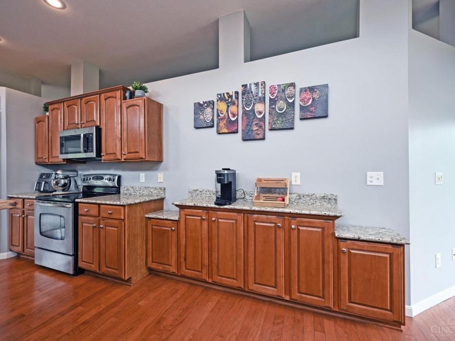 7302 Bridge Point Drive, Cincinnati, OH 45248 Photo 12