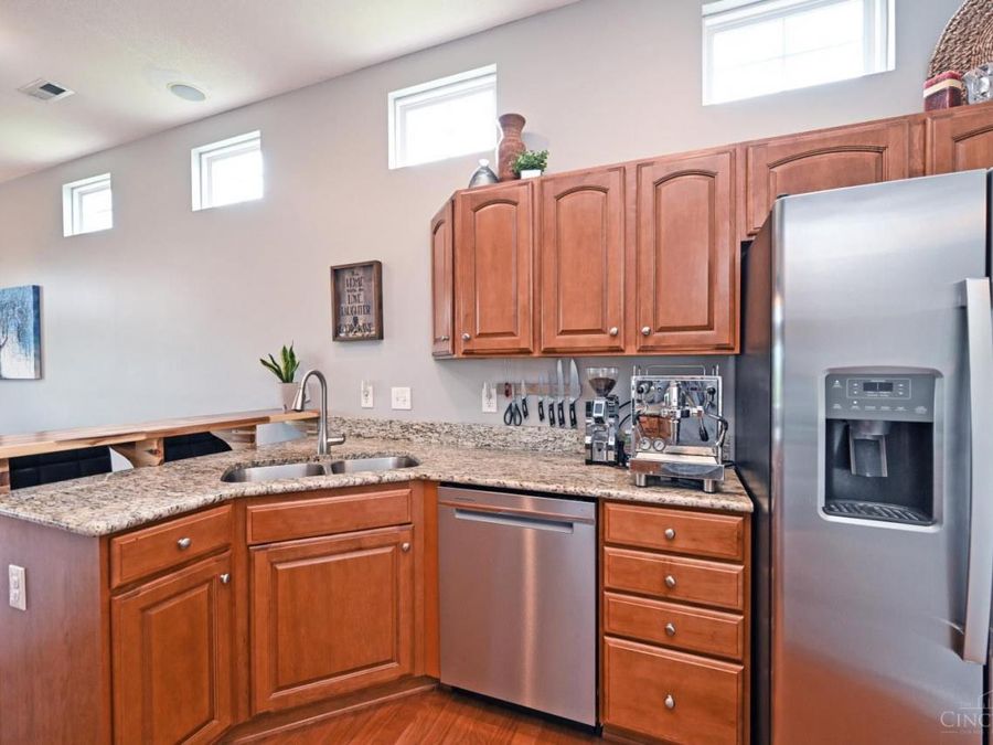 7302 Bridge Point Drive, Cincinnati, OH 45248 Photo 13