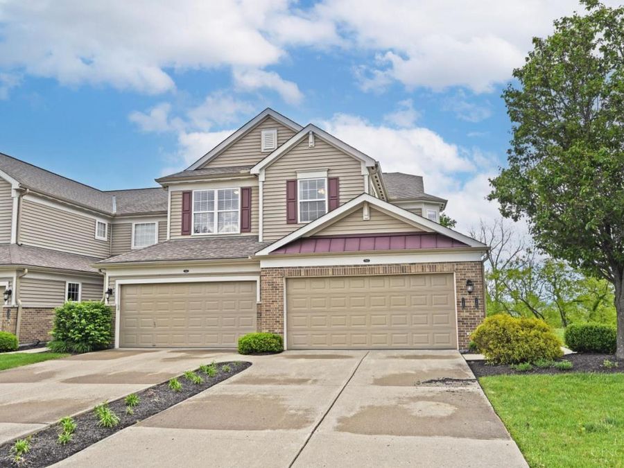 7302 Bridge Point Drive, Cincinnati, OH 45248 Photo 2