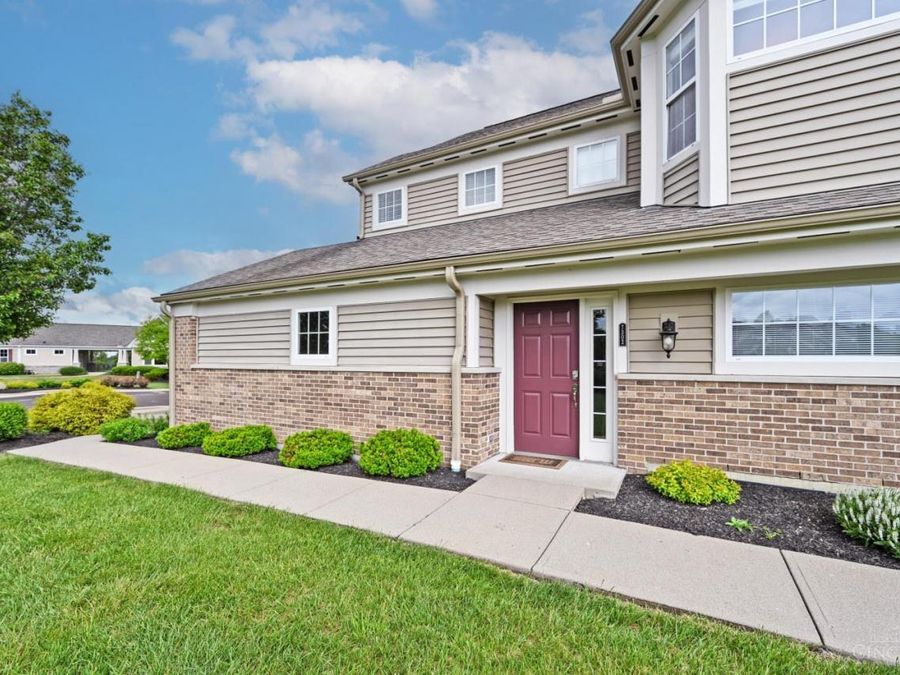 7302 Bridge Point Drive, Cincinnati, OH 45248 Photo 4