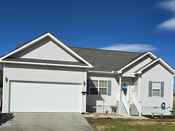 2112 Katie Lane, Dandridge, TN 37725