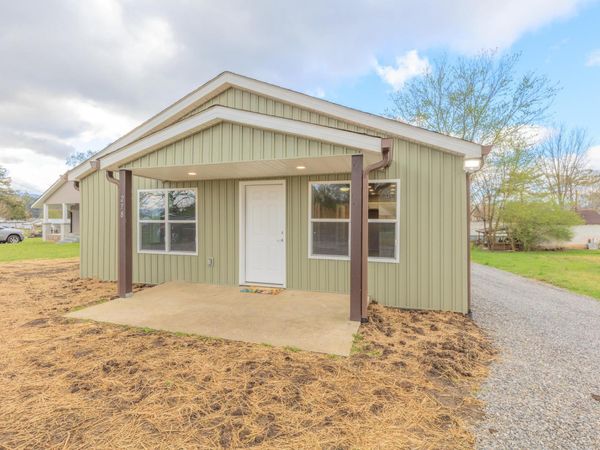 278 W Michigan Avenue , Whitwell, TN 37397