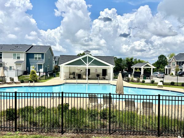 305 Victoria Dr , Lebanon, TN 37090