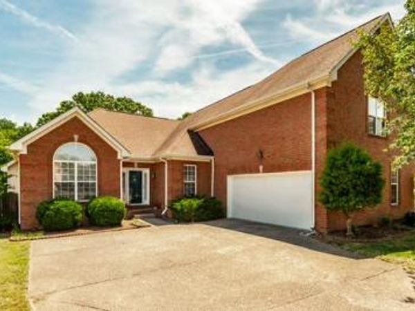 134 Camp Creek Cir , Hendersonville, TN 37075