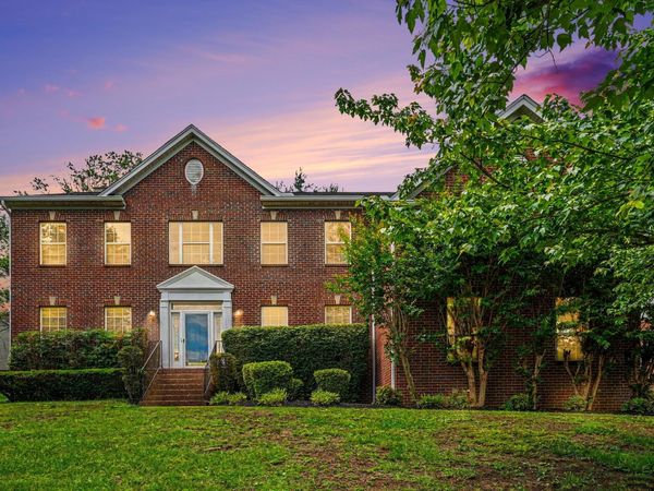 828 Loretta Dr , Goodlettsville, TN 37072