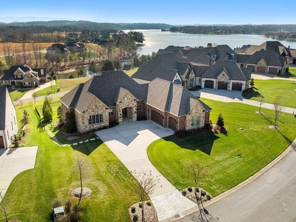 511 Commodore Drive , Lenoir City, TN 37772