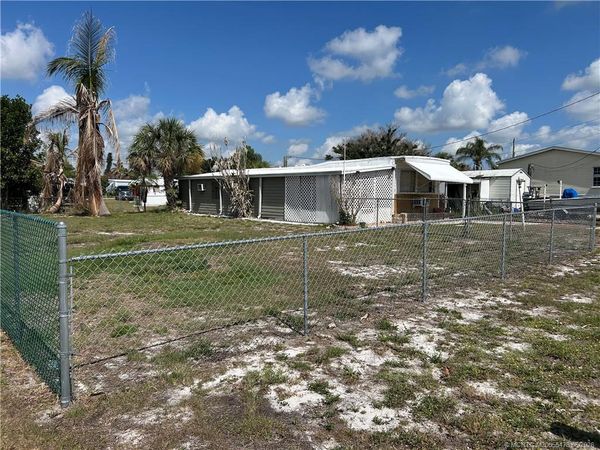 1574 NE Oriole Avenue , Stuart, FL 34994
