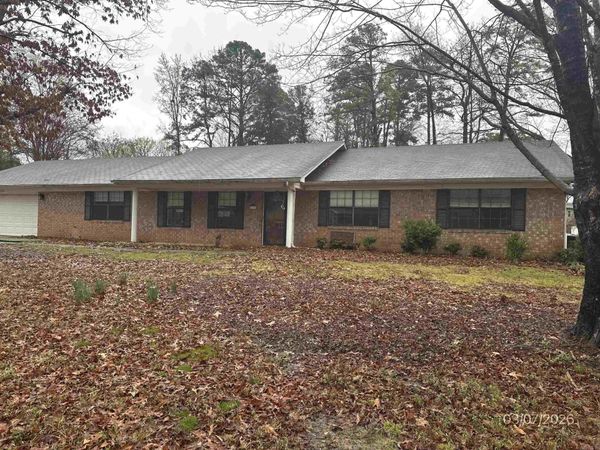 2710 Camelot , Russellville, AR 72801
