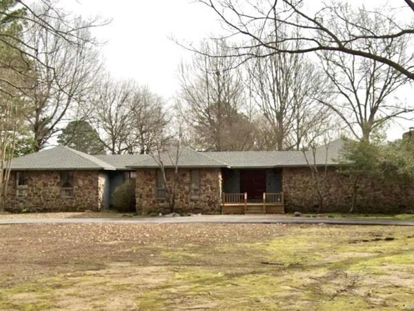 66 Country Club , Searcy, AR 72143