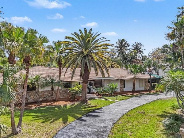 13621 SW 103rd Ave , Miami, FL 33176