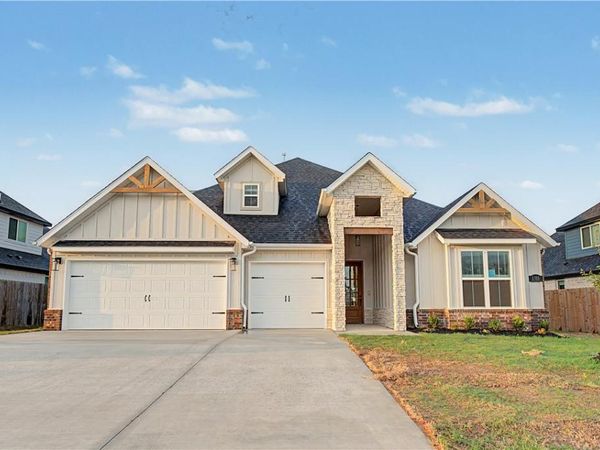 1311 Tiffany Street , Centerton, AR 72719