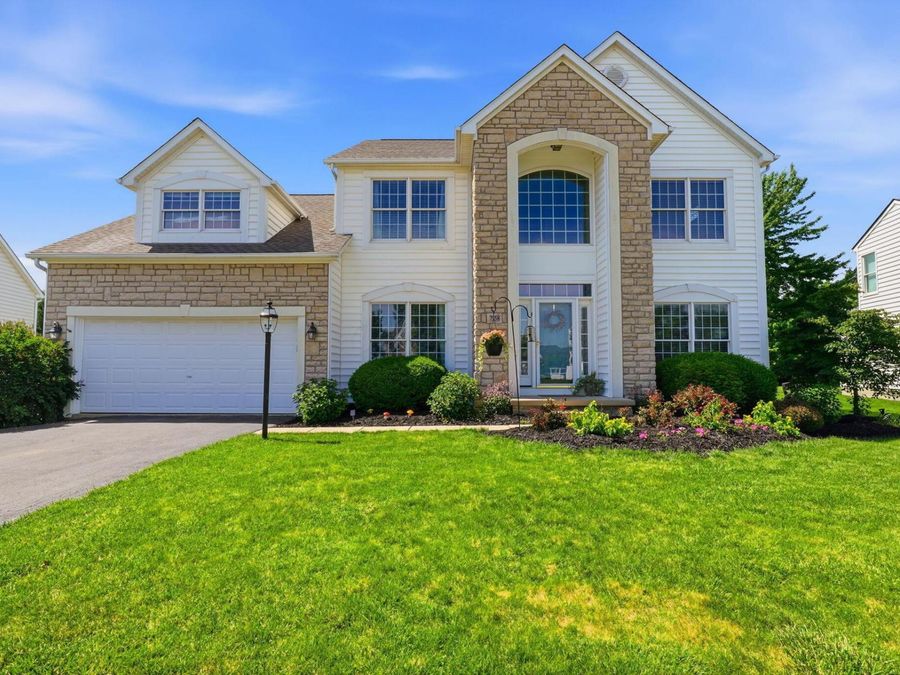 7558 Fairfield Lakes Drive, Powell, OH 43065 Photo 1