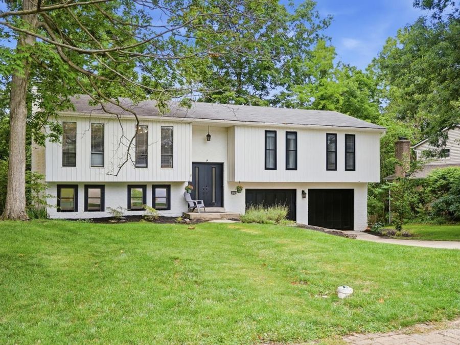 7830 Shadowhill Way, Montgomery, OH 45242 Photo 2