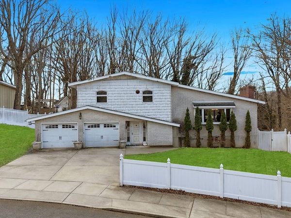 14 Sloane Avenue , Staten Island, NY 10306