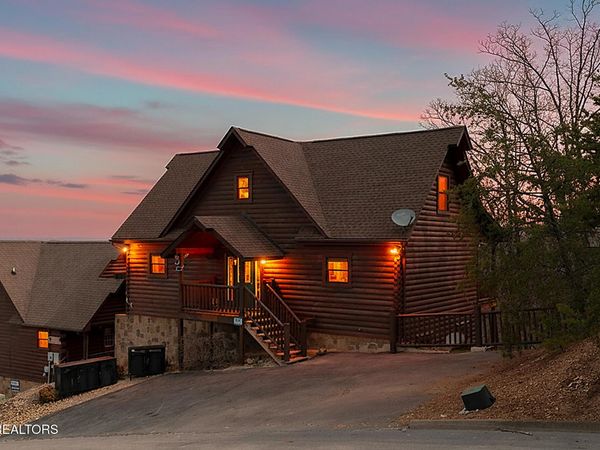 1551 Bears Den Way , Sevierville, TN 37876