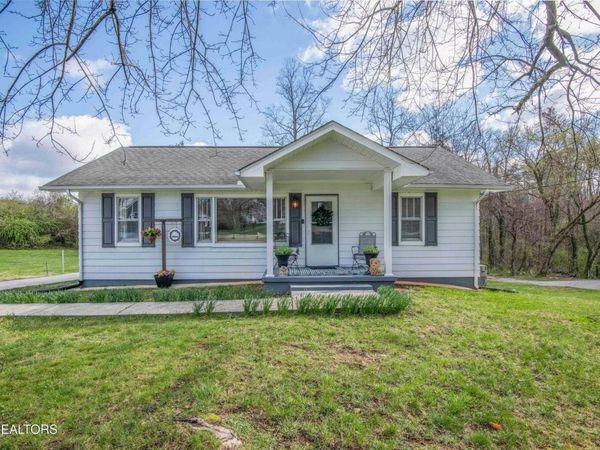 125 Clark , Harriman, TN 37748