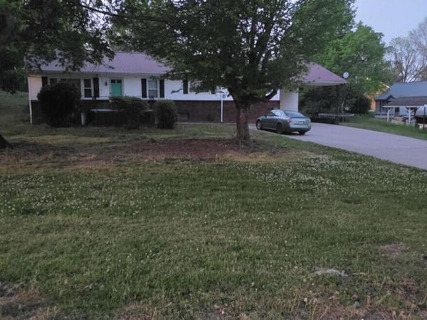 806 Bennett Street , Sweetwater, TN 37874