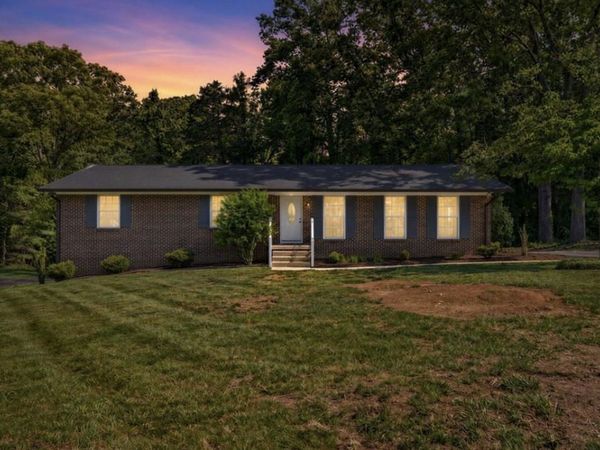 851 Lone Oak Dr , Cookeville, TN 38501