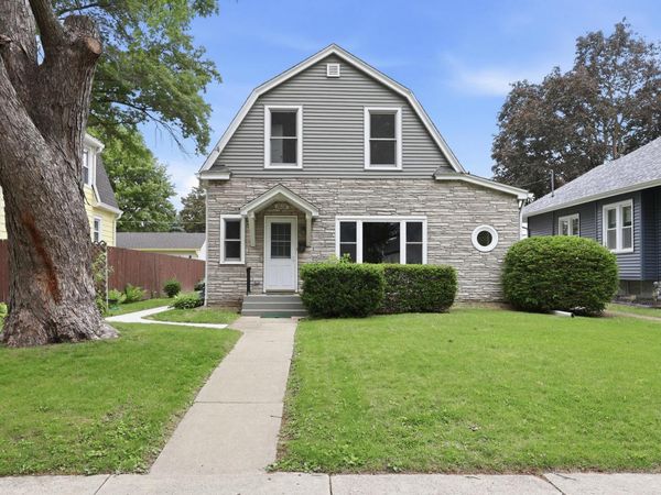 2808 E 18th Street, Davenport, IA 52803