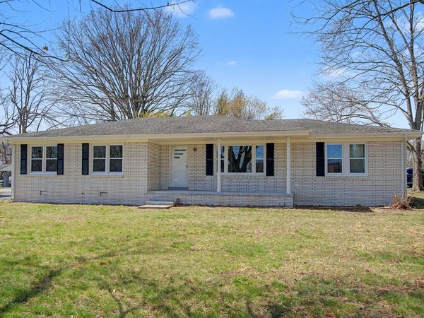 521 Greenwood Dr , Lafayette, TN 37083