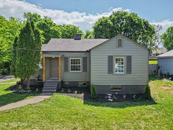 1412 Forest Ave , Maryville, TN 37804
