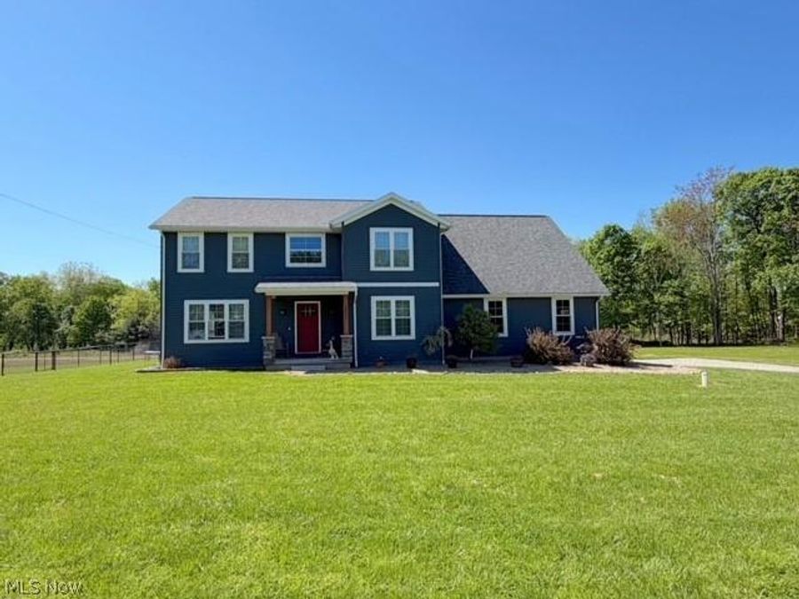 3052 Kerr Drive SE, New Philadelphia, OH 44663 Photo 1