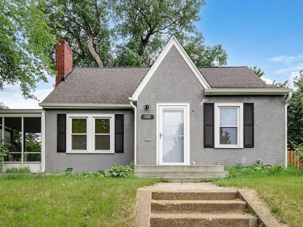 1588 Highland Parkway , Saint Paul, MN 55116