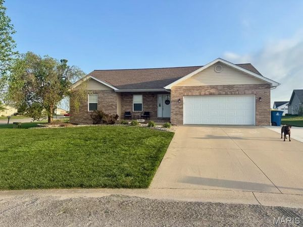 497 Rosewood Lane , Aviston, IL 62216