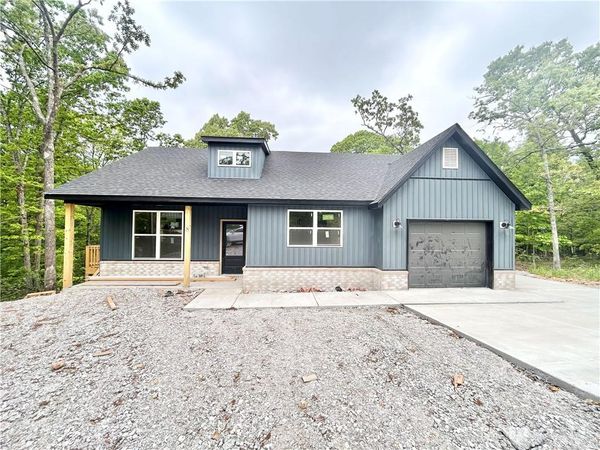 8 Naver Lane , Bella Vista, AR 72715