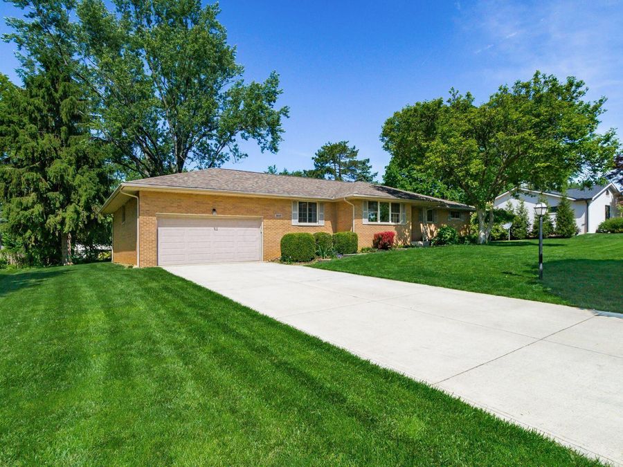 3849 Lyon Drive , Columbus, OH 43220 Photo 1