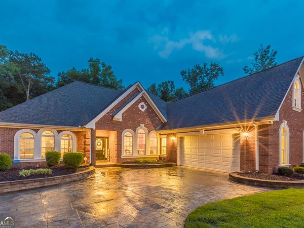 1617 Holly Ridge Drive, Loganville, GA 30052