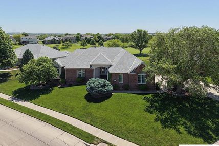 2409 Leigh Lane, Papillion, NE 68133
