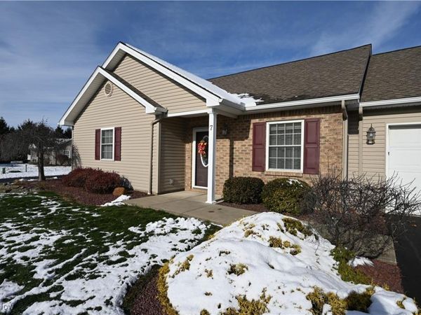 170 Sandy Court , Unit 7, New Middletown, OH 44442