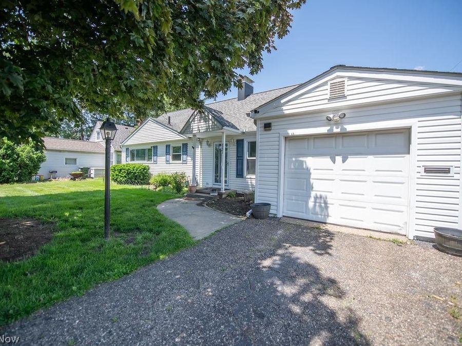 4221 2nd Street NW, Canton, OH 44708 Photo 1