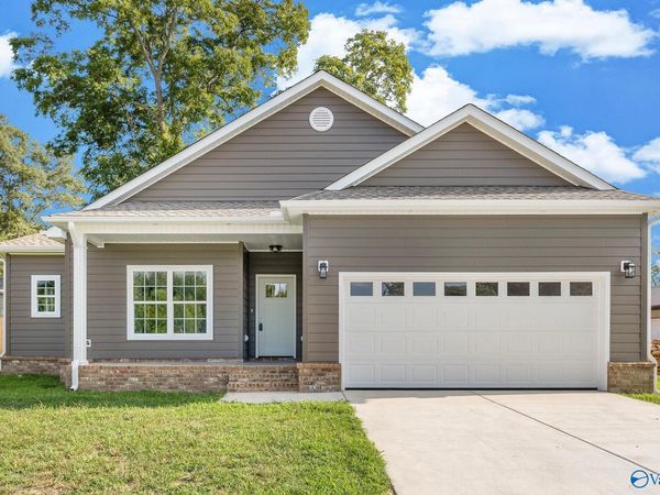 307 SW Woodall Street, Hartselle, AL 35640