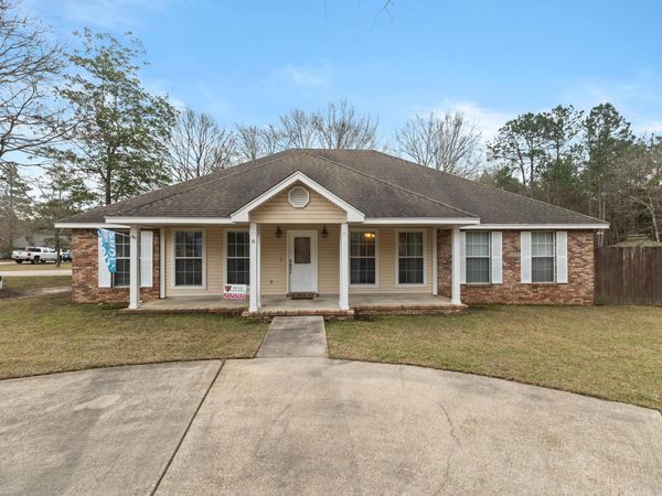 8 Holly Trail, Petal, MS 39465