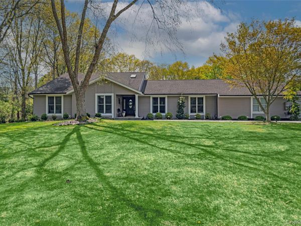 11 Arrowood Drive , Saint James, NY 11780