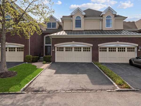 10 Kensington Circle , Manhasset, NY 11030