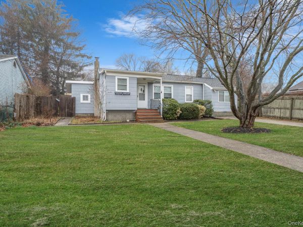 11 Rosemont Avenue , Farmingville, NY 11738