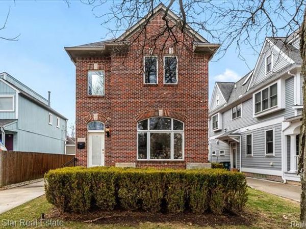 960 Davis Avenue , Birmingham, MI 48009