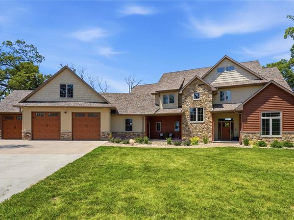 981 44th St SE , Cedar Rapids, IA 52403