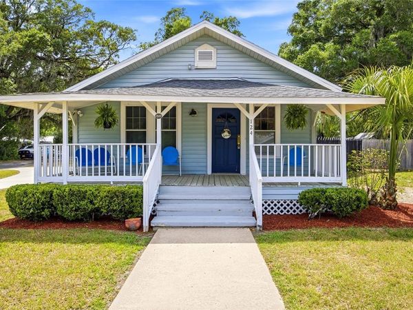 124 SE 1ST STREET , WILLISTON, FL 32696