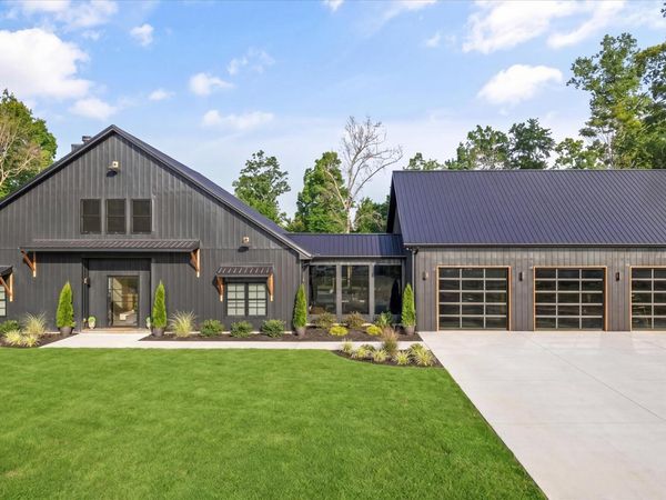 529 Travellers Way, Lenoir City, TN 37771