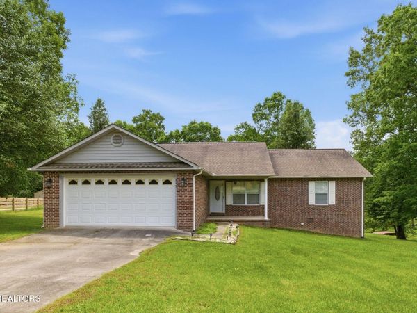 449 Grace Hill Drive , Crossville, TN 38571
