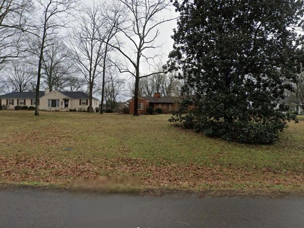 6221 Bresslyn Rd , Nashville, TN 37205