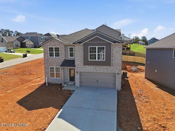 201 Clover Meadow Lane , Maryville, TN 37801
